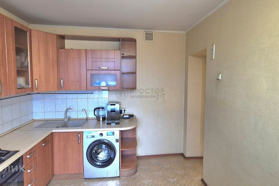 Продаётся 2-комнатная квартира, 67.9 м²