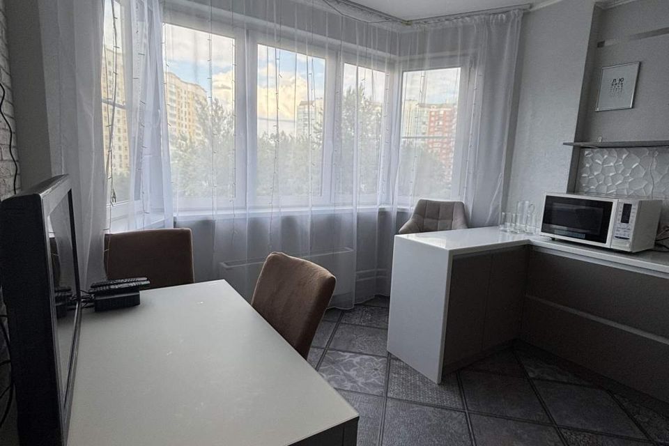 Сдаётся 2-комнатная квартира, 58.6 м²