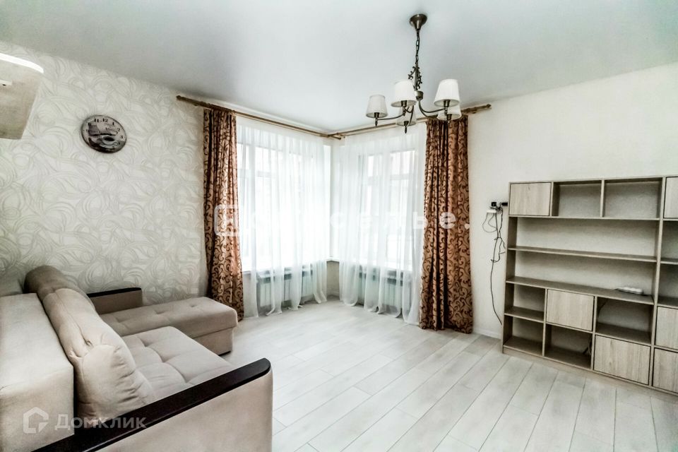 Продаётся 2-комнатная квартира, 66.7 м²