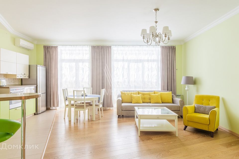 Сдаётся 2-комнатная квартира, 90 м²