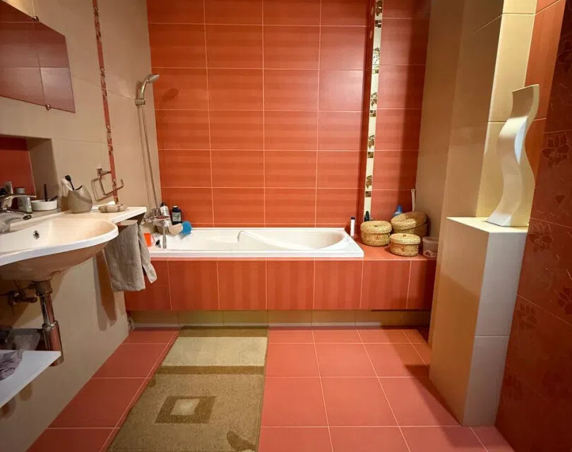 Продаётся 2-этажный дом, 259 м²