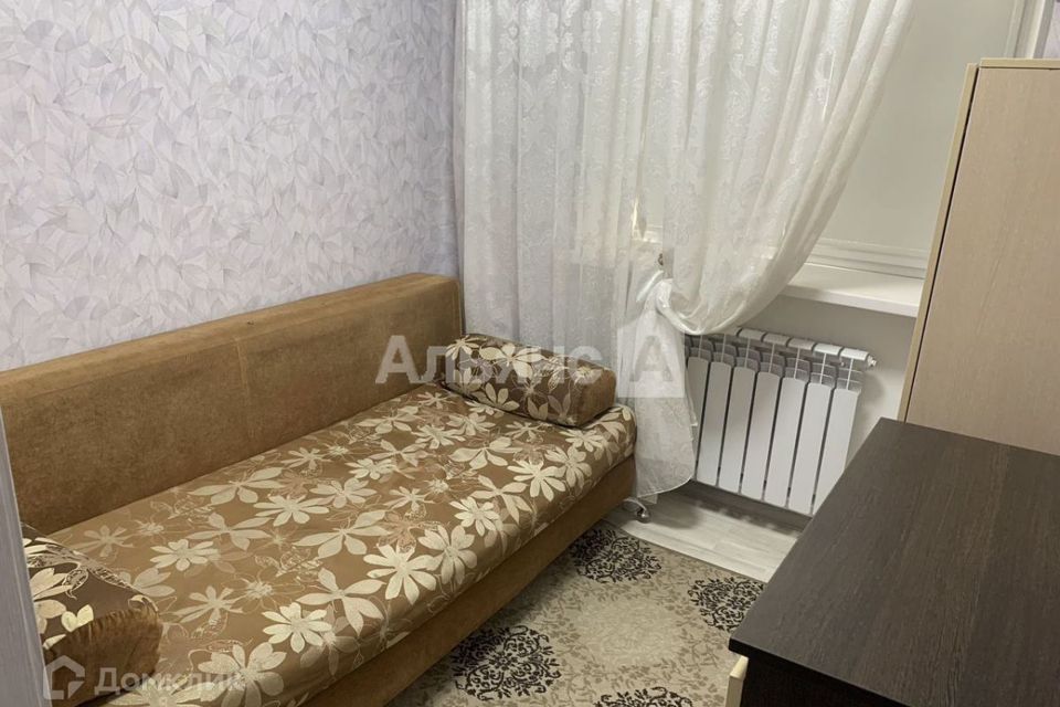 Продаётся 3-комнатная квартира, 42.4 м²