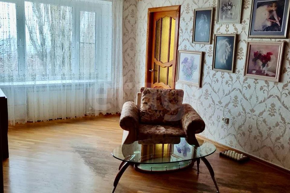 Продаётся 4-комнатная квартира, 62.2 м²
