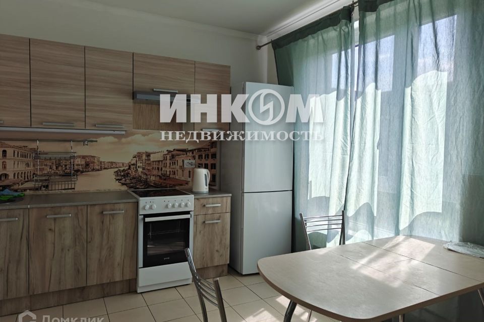 Сдаётся 2-комнатная квартира, 80 м²
