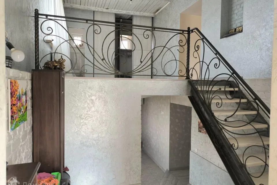 Продаётся 2-этажный дом, 140 м²
