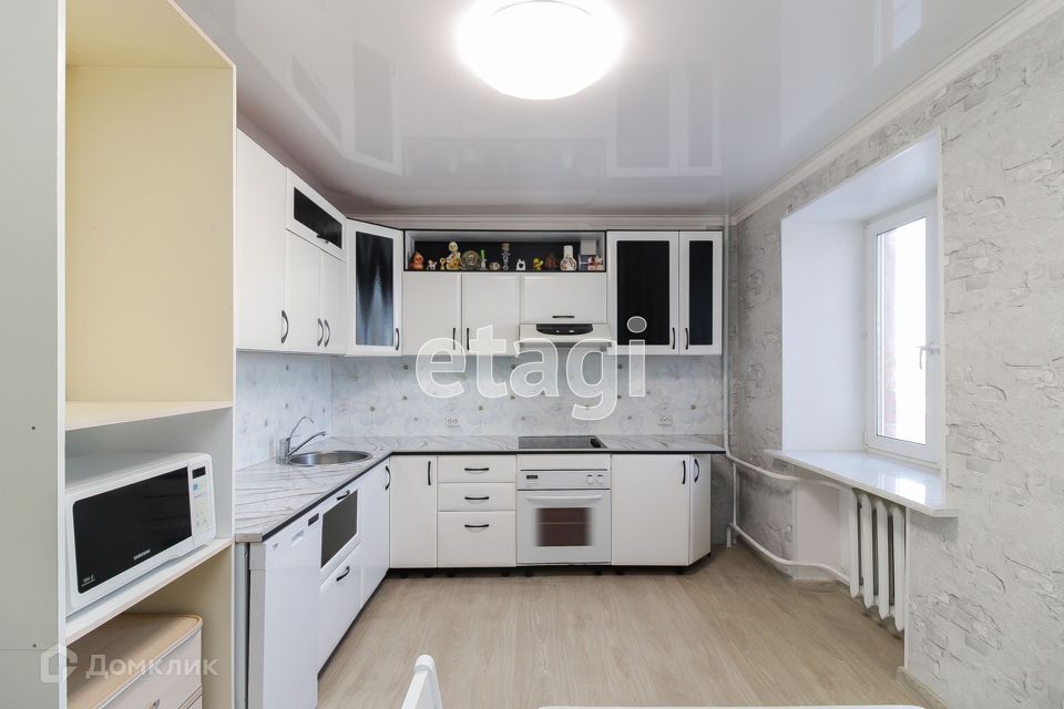 Продаётся 3-комнатная квартира, 110.3 м²