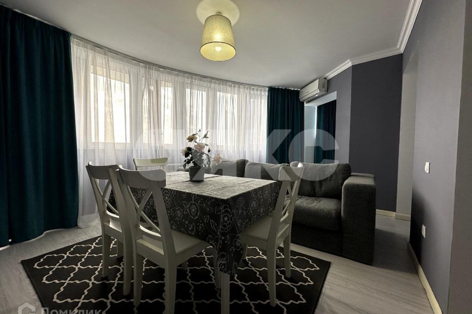 Продаётся 3-комнатная квартира, 102.4 м²