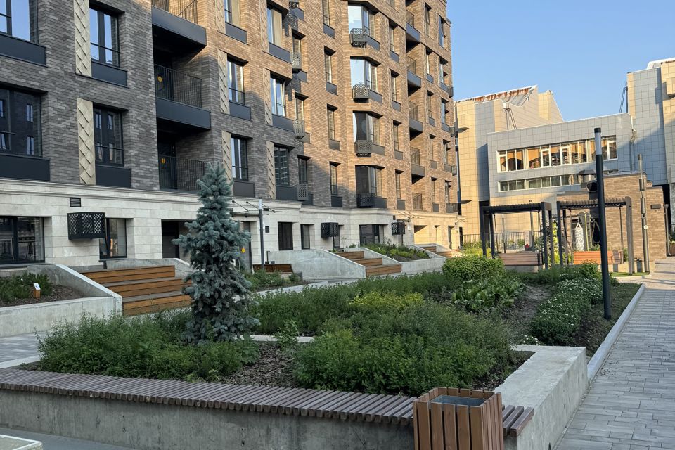 Продаётся 4-комнатная квартира, 130 м²