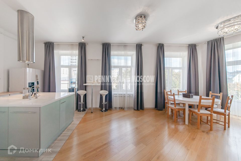 Сдаётся 2-комнатная квартира, 107 м²