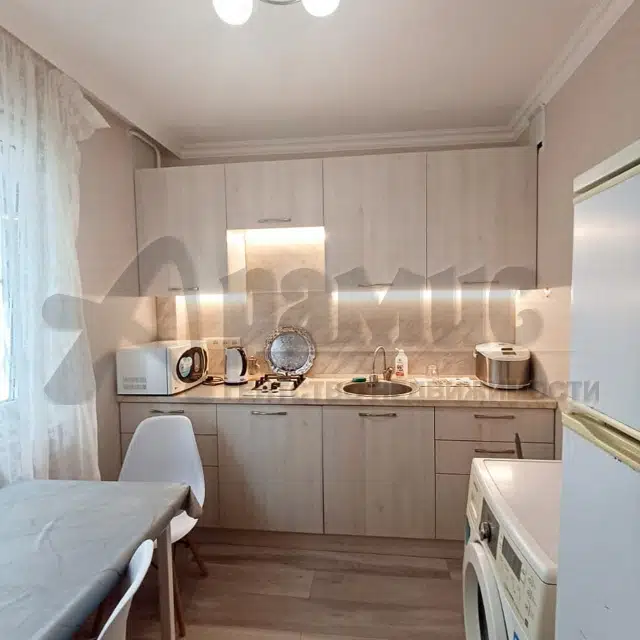 Сдаётся 1-комнатная квартира, 42 м²