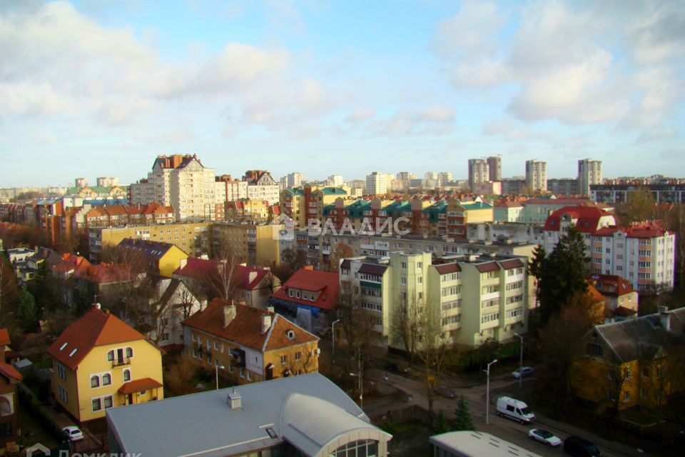 Продаётся 5-комнатная квартира, 353 м²
