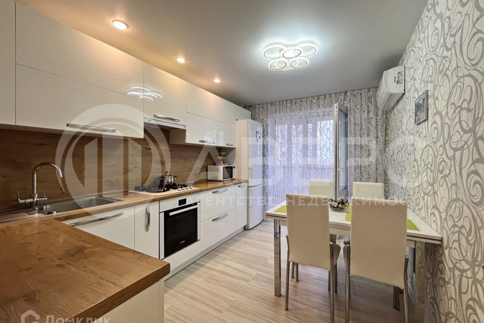 Продаётся 2-комнатная квартира, 55.7 м²