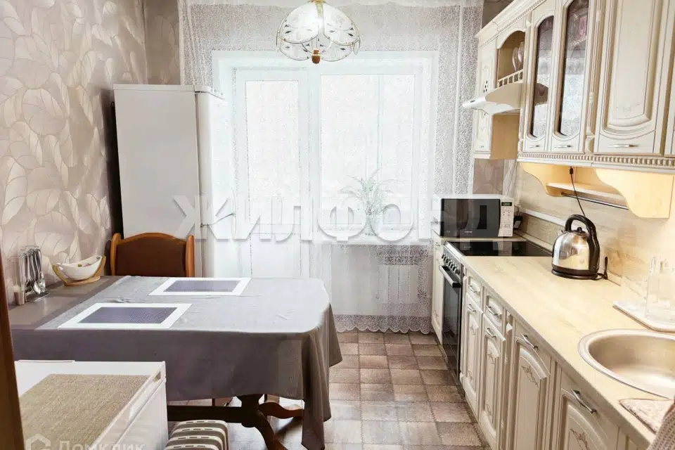 Продаётся 4-комнатная квартира, 103.4 м²