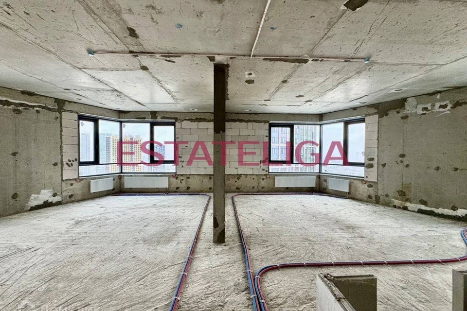 Продаётся 3-комнатная квартира, 108 м²