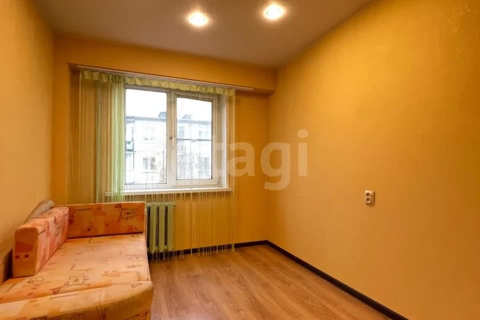 Продаётся 4-комнатная квартира, 59.4 м²