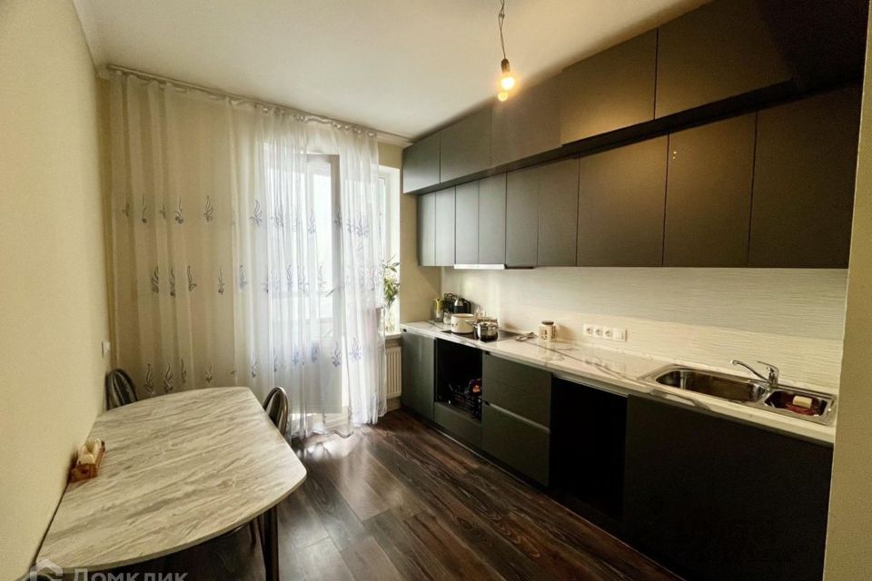 Продаётся 1-комнатная квартира, 40.6 м²