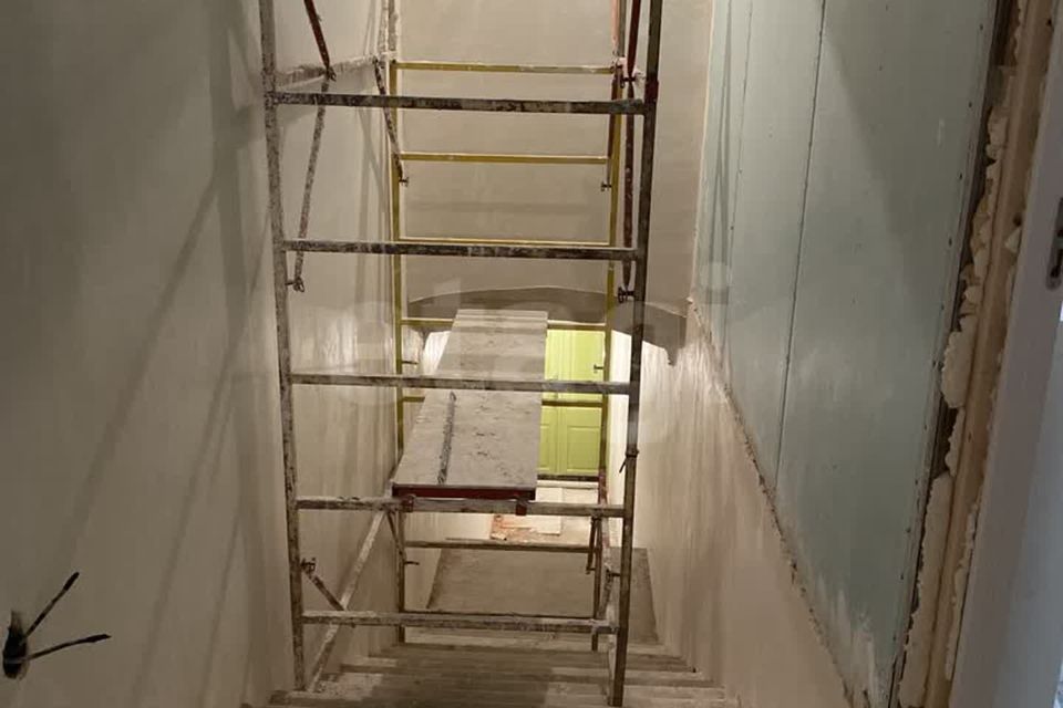 Продаётся 4-комнатная квартира, 420 м²
