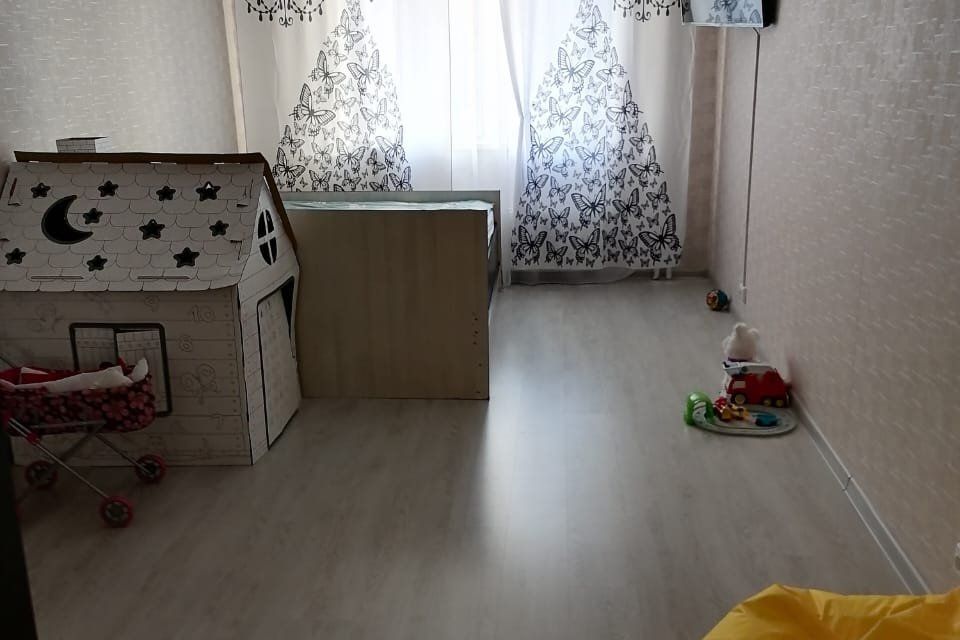 Продаётся 2 комнаты в 3-комн. квартире, 18 м²
