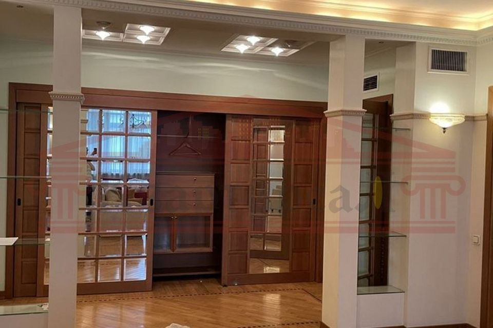 Сдаётся 5-комнатная квартира, 250 м²