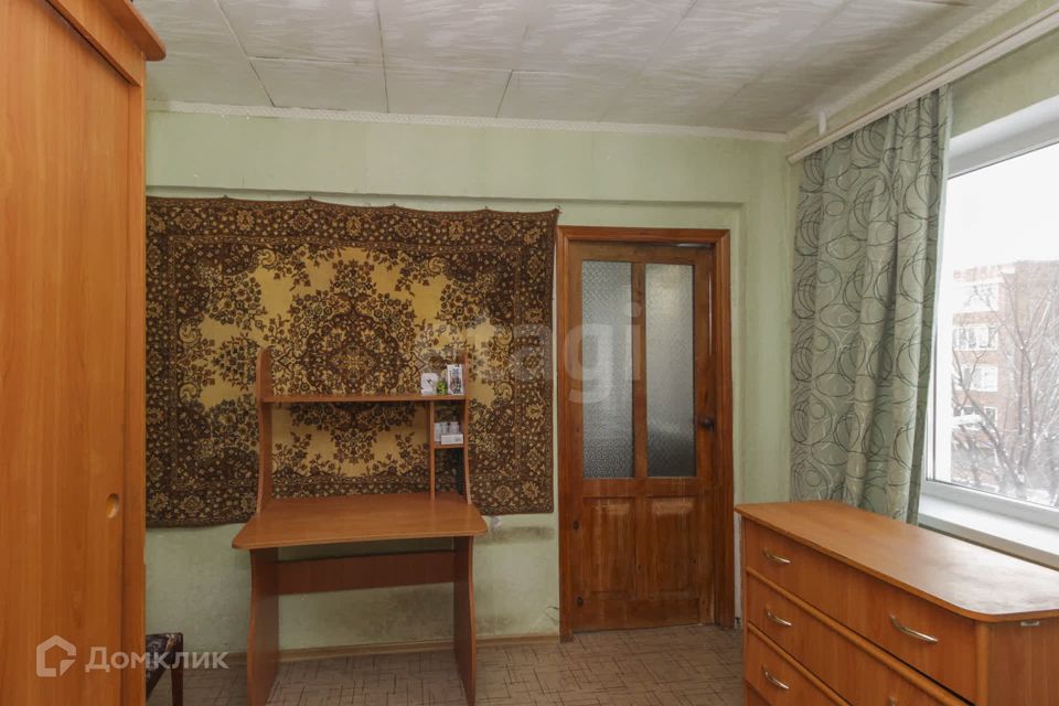 Продаётся 4-комнатная квартира, 58.2 м²