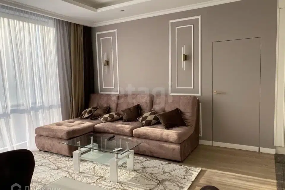 Продаётся 1-комнатная квартира, 74.6 м²