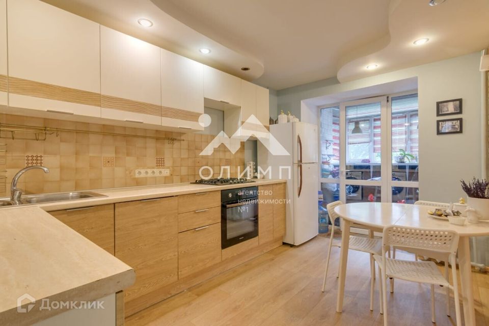 Продаётся 4-комнатная квартира, 92.8 м²