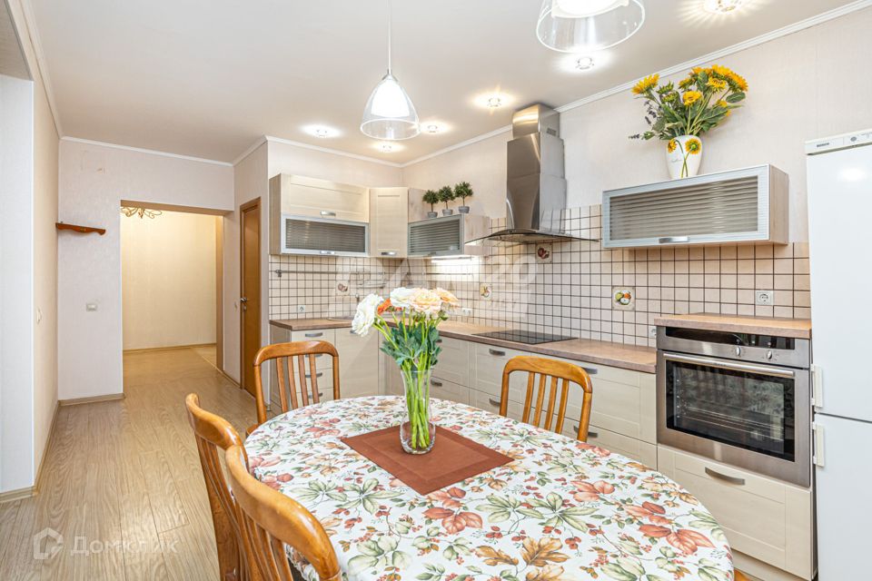 Продаётся 3-комнатная квартира, 104.9 м²