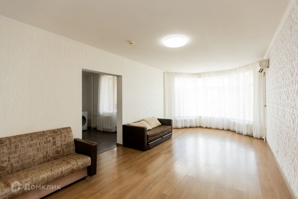 Сдаётся 2-комнатная квартира, 72.7 м²