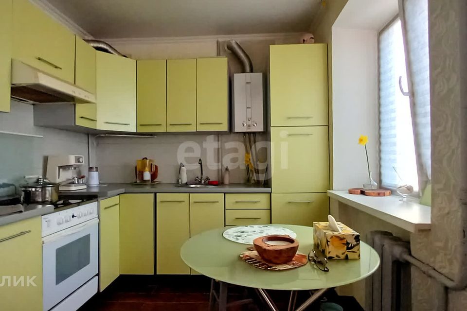 Продаётся 3-комнатная квартира, 57.2 м²