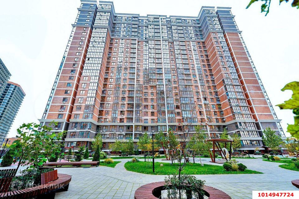 Продаётся 4-комнатная квартира, 108 м²