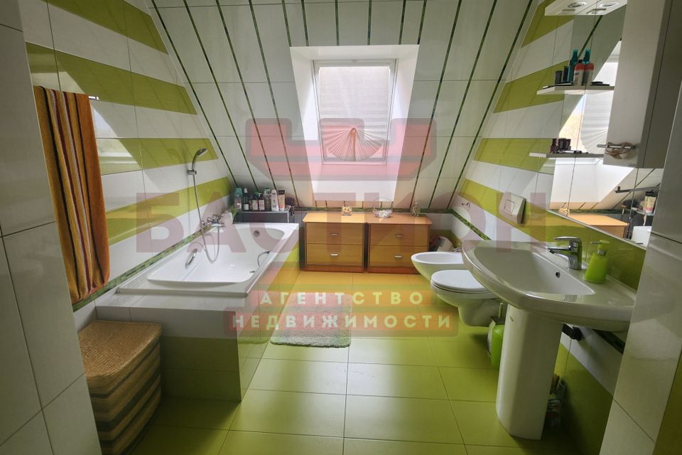 Продаётся 3-этажный дом, 388.3 м²