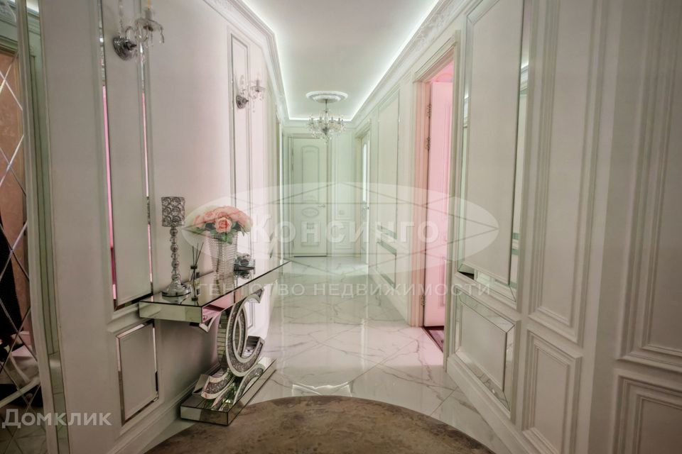 Продаётся 4-комнатная квартира, 109 м²