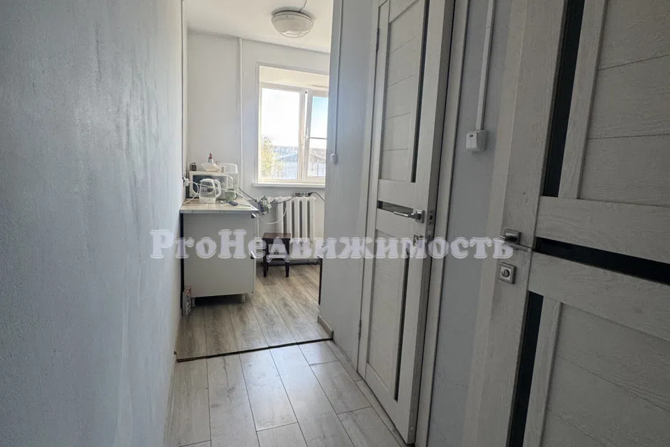 Продаётся 4-комнатная квартира, 64.4 м²
