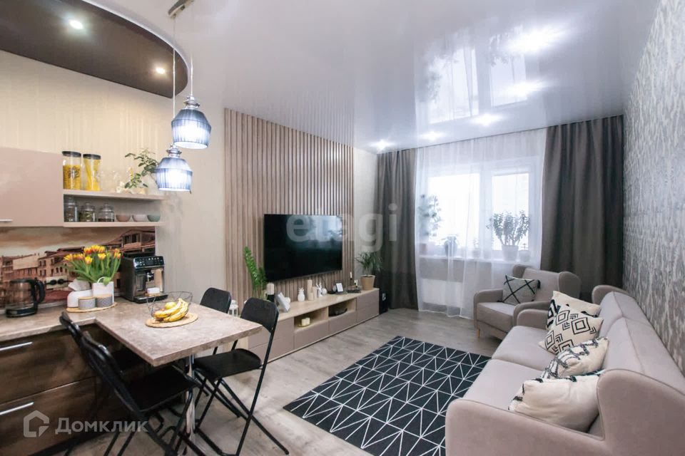 Продаётся 2-комнатная квартира, 67.9 м²