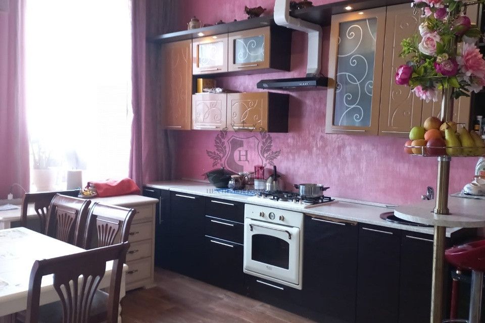 Сдаётся 2-комнатная квартира, 65 м²