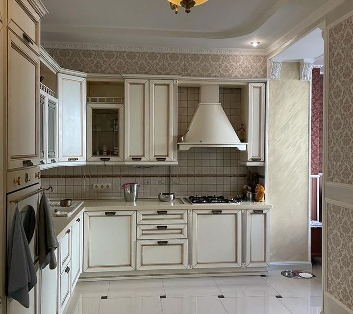 Продаётся 3-комнатная квартира, 77 м²