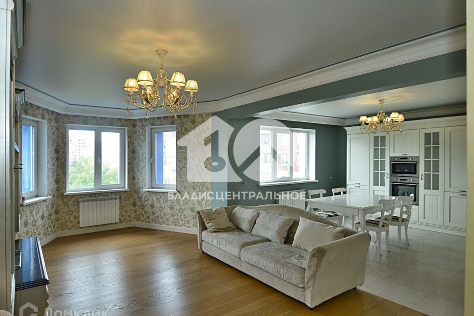 Продаётся 4-комнатная квартира, 106.7 м²