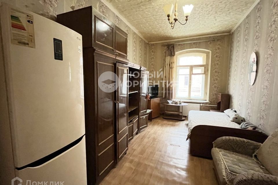 Продаётся комната в 9-комн. квартире, 14.4 м²