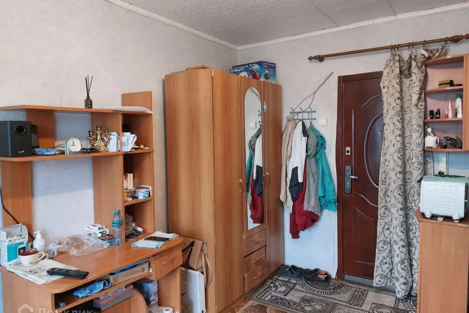 Продаётся комната в 8-комн. квартире, 12.8 м²