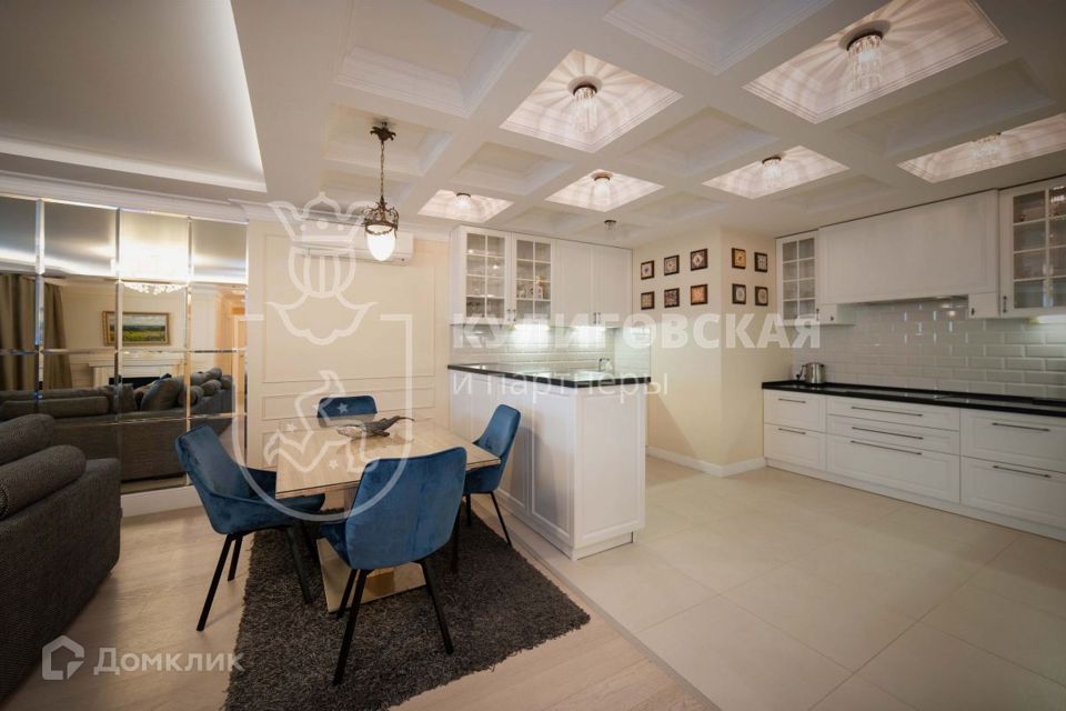 Продаётся 5-комнатная квартира, 171 м²