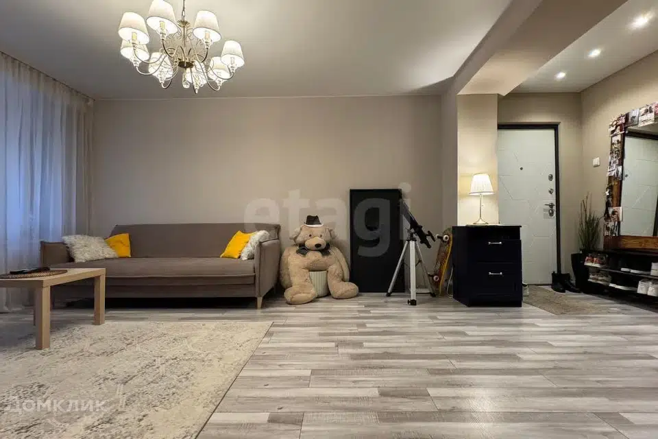 Продаётся 4-комнатная квартира, 75.7 м²