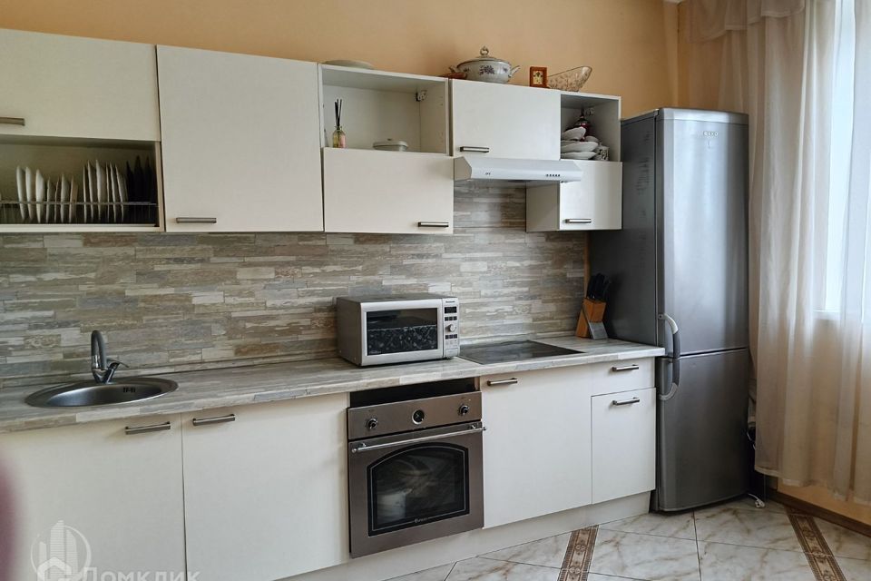 Сдаётся 2-комнатная квартира, 56 м²