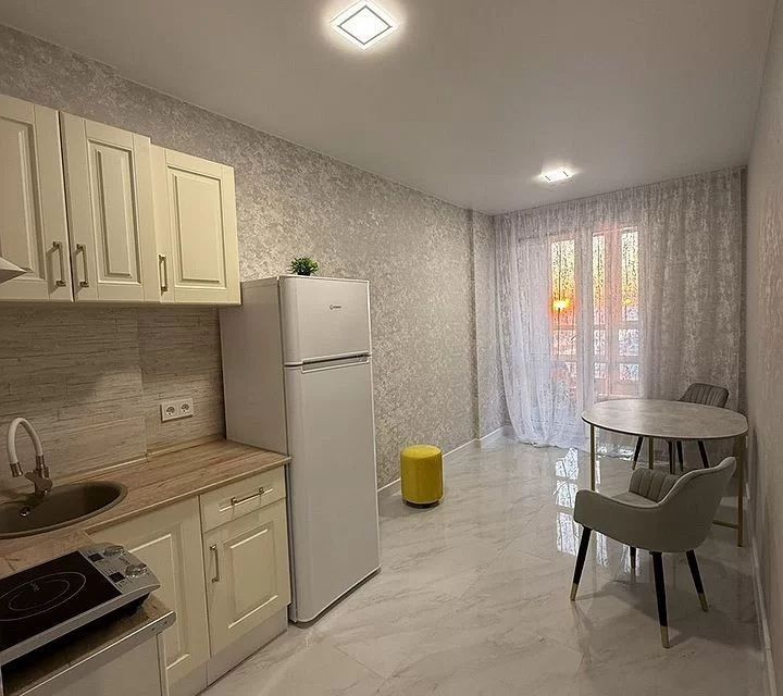 Сдаётся 1-комнатная квартира, 45 м²
