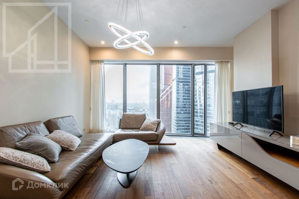 Сдаётся 2-комнатная квартира, 90 м²