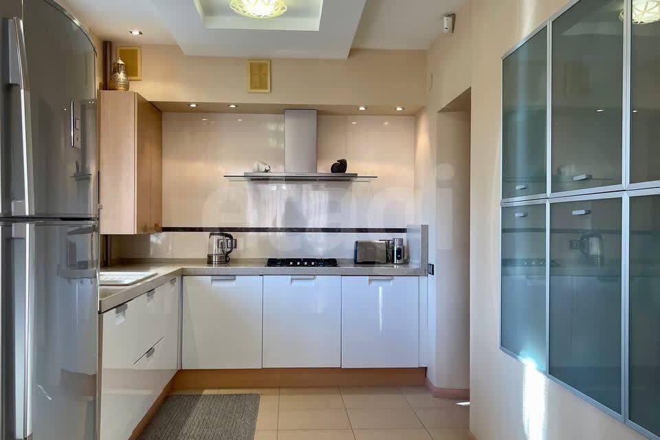 Продаётся 2-комнатная квартира, 87 м²