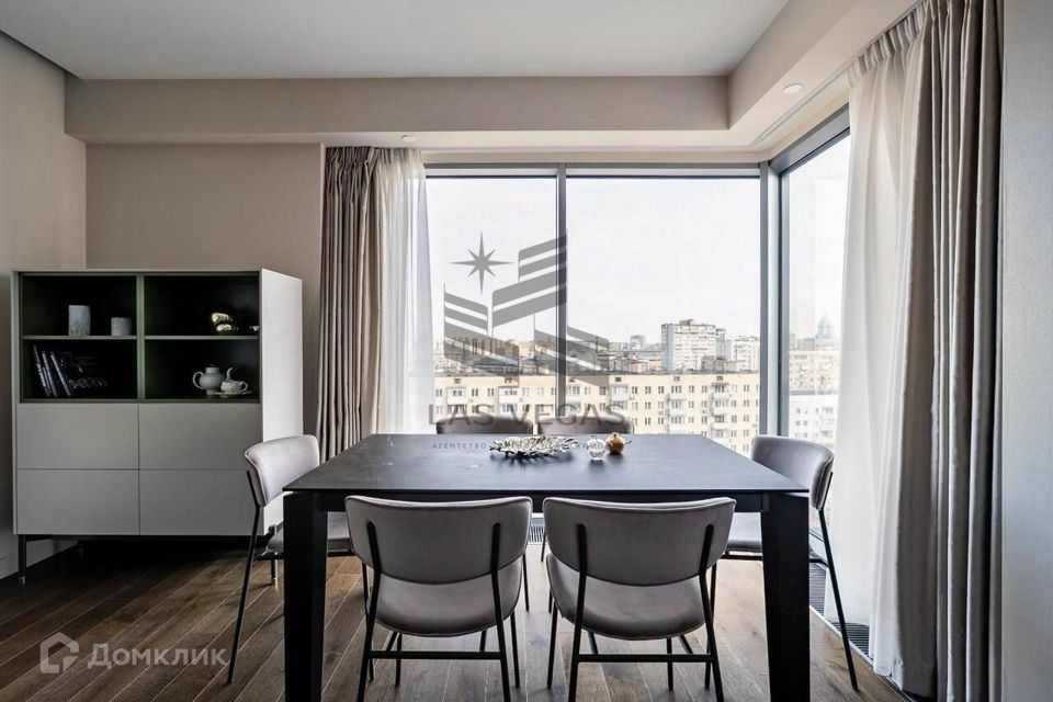 Сдаётся 3-комнатная квартира, 104 м²