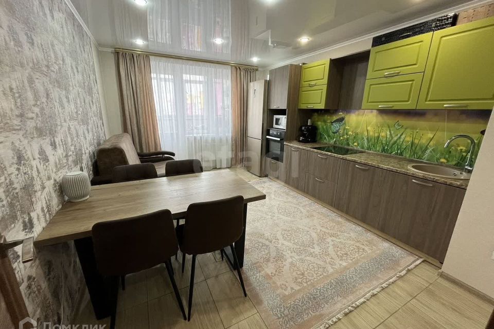 Продаётся 2-комнатная квартира, 66.7 м²