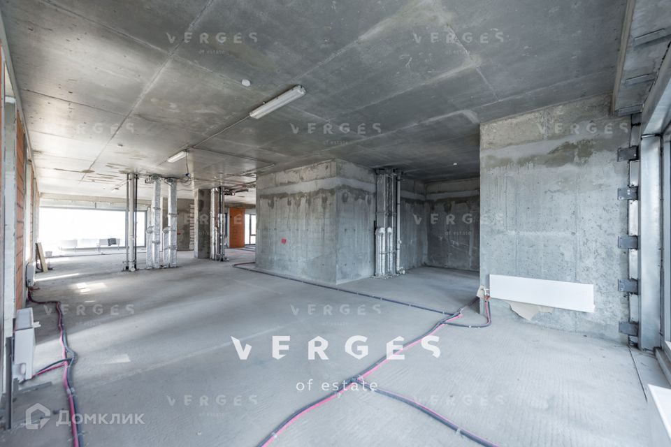 Продаётся 6-комнатная квартира, 379.6 м²