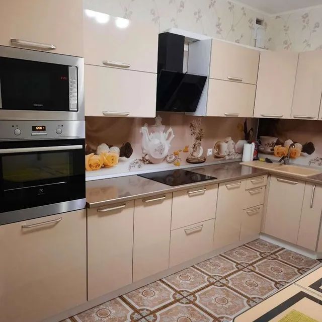 Сдаётся комната в 1-комн. квартире, 52 м²