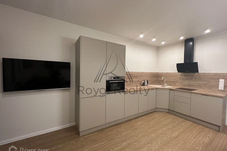 Сдаётся 2-комнатная квартира, 56 м²